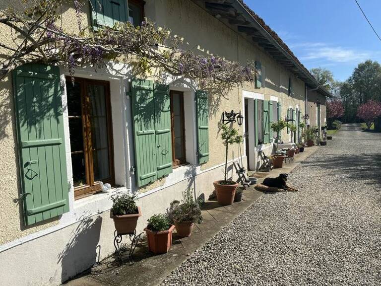 Maison en pierre de 7 pièces principales — photo 1