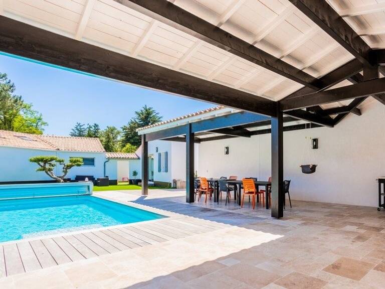 Villa de 7 pièces principales — photo 1