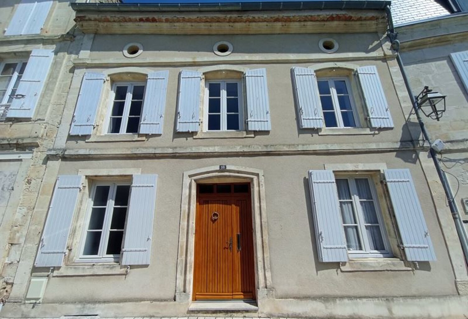 Vente immeuble   Jonzac (17500) — photo 1