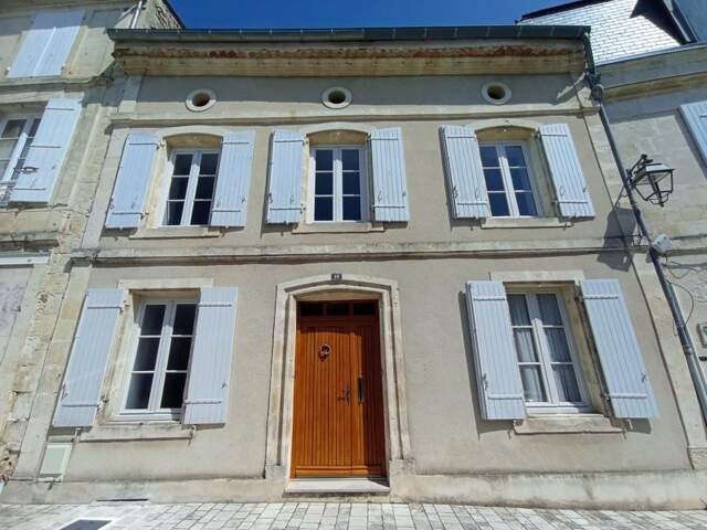 Immeuble à Jonzac — photo du bien