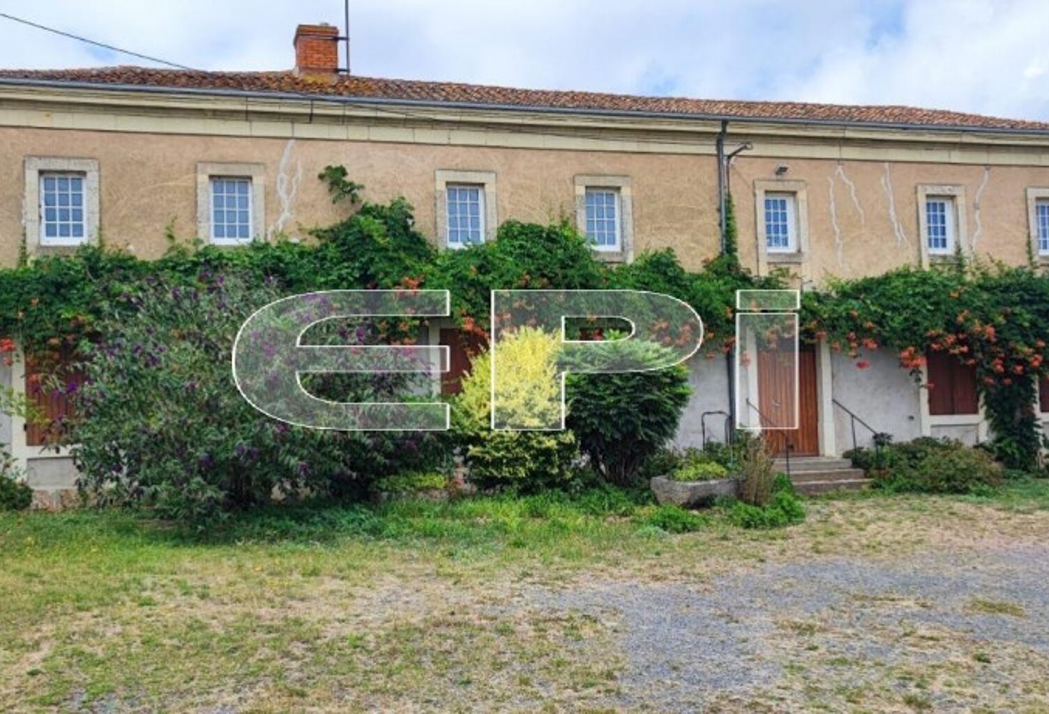 Idéal projet gîtes et salle réception<br>Corps de ferme compo — photo 1