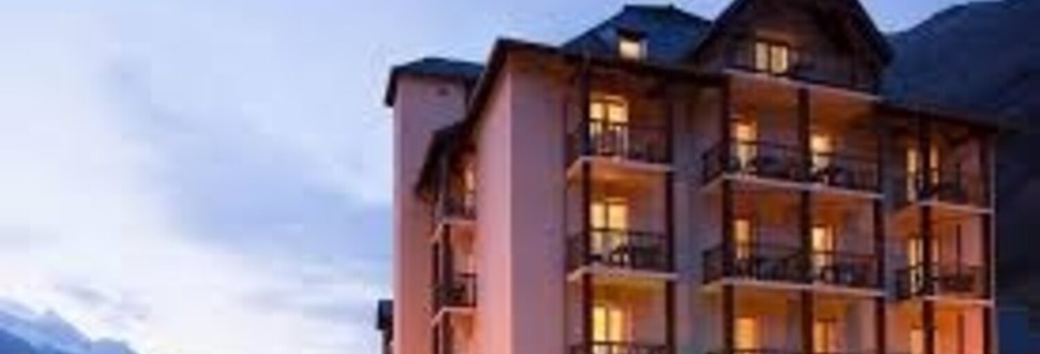 Commerce 50 Pièces 2289 m² à vendre à Luz-Saint-Sauveur (65120)