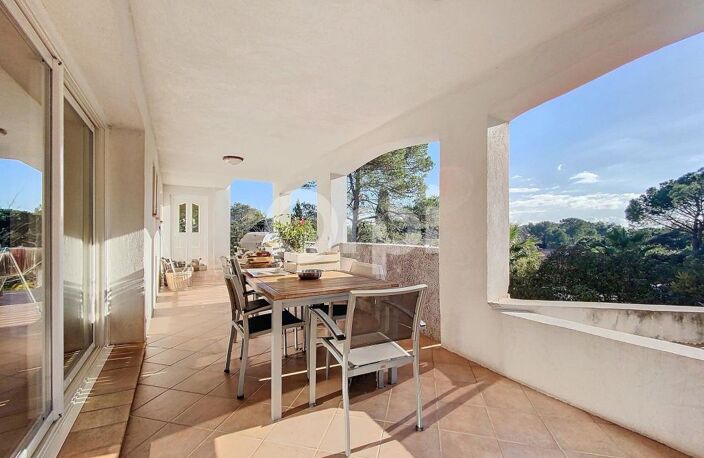 Villa fort potentiel à vendre - Secteur prisé de la Bouverie - Terrain de 3 633m2 divisible et constructible- Au calme - 6 chambres - Appartement indépendant - Piscinable — photo 4