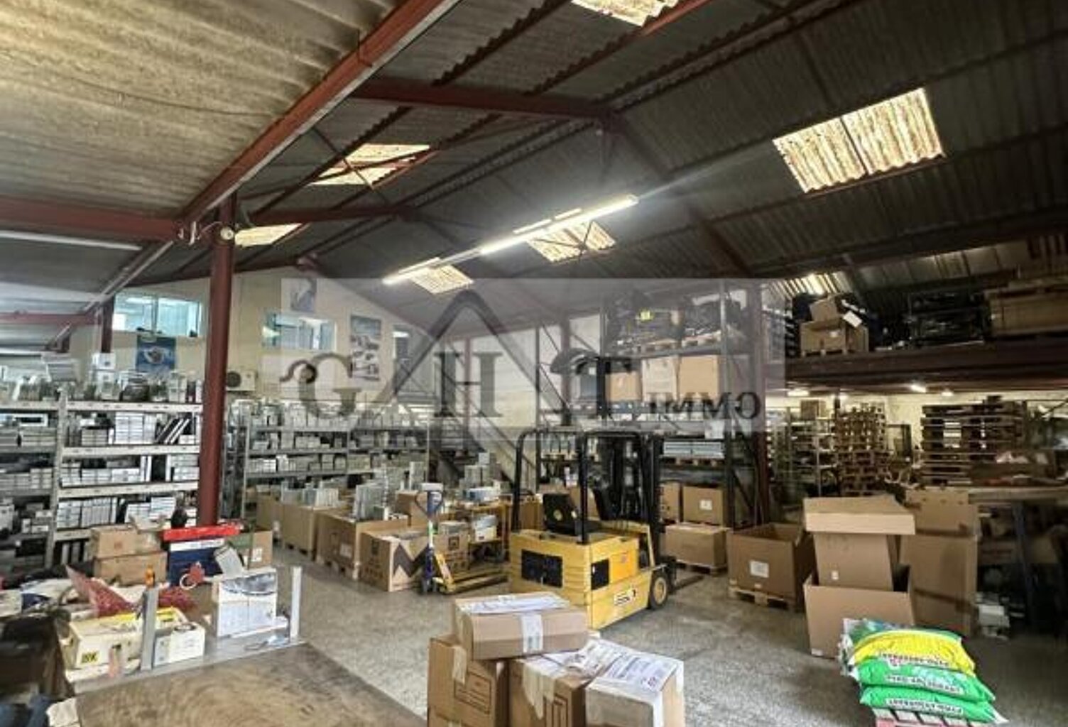 Entrepot/ bureaux à Vendre Rosny — photo 1