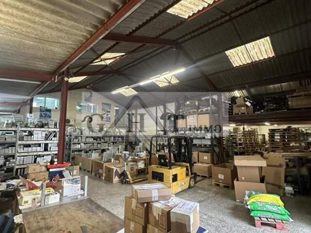 Entrepot/ bureaux à Vendre Rosny — photo du bien