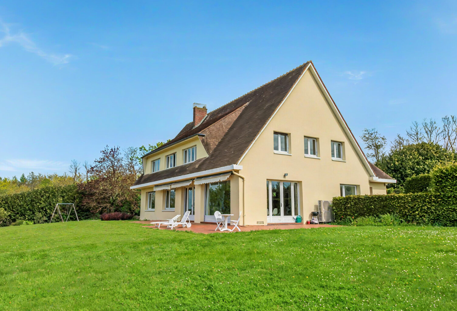 Dpt Eure (27) à vendre proche Beaumont le Roger maison 317 m — photo 1