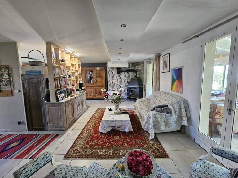 Plain pied sur 579m² à Montroy — photo 1