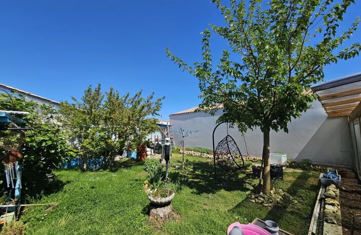 Plain pied sur 579m² à Montroy — photo 2