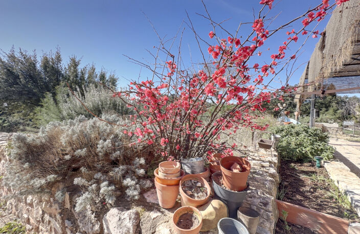 PROPRIETE AU COEUR DES ALPILLES AVEC VUE — photo 3