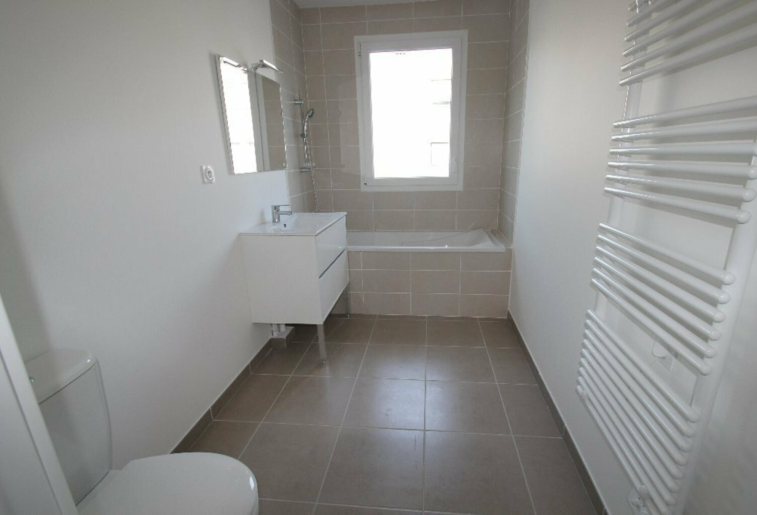 MONTPELLIER - CLEMENTVILLE // T2 DE 45 M2 + TERRASSE + PARKI — photo 1