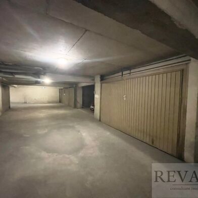 Garage  99000 €