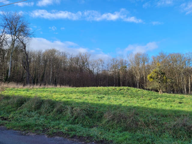 Terrain à construire LES BRIES — photo du bien