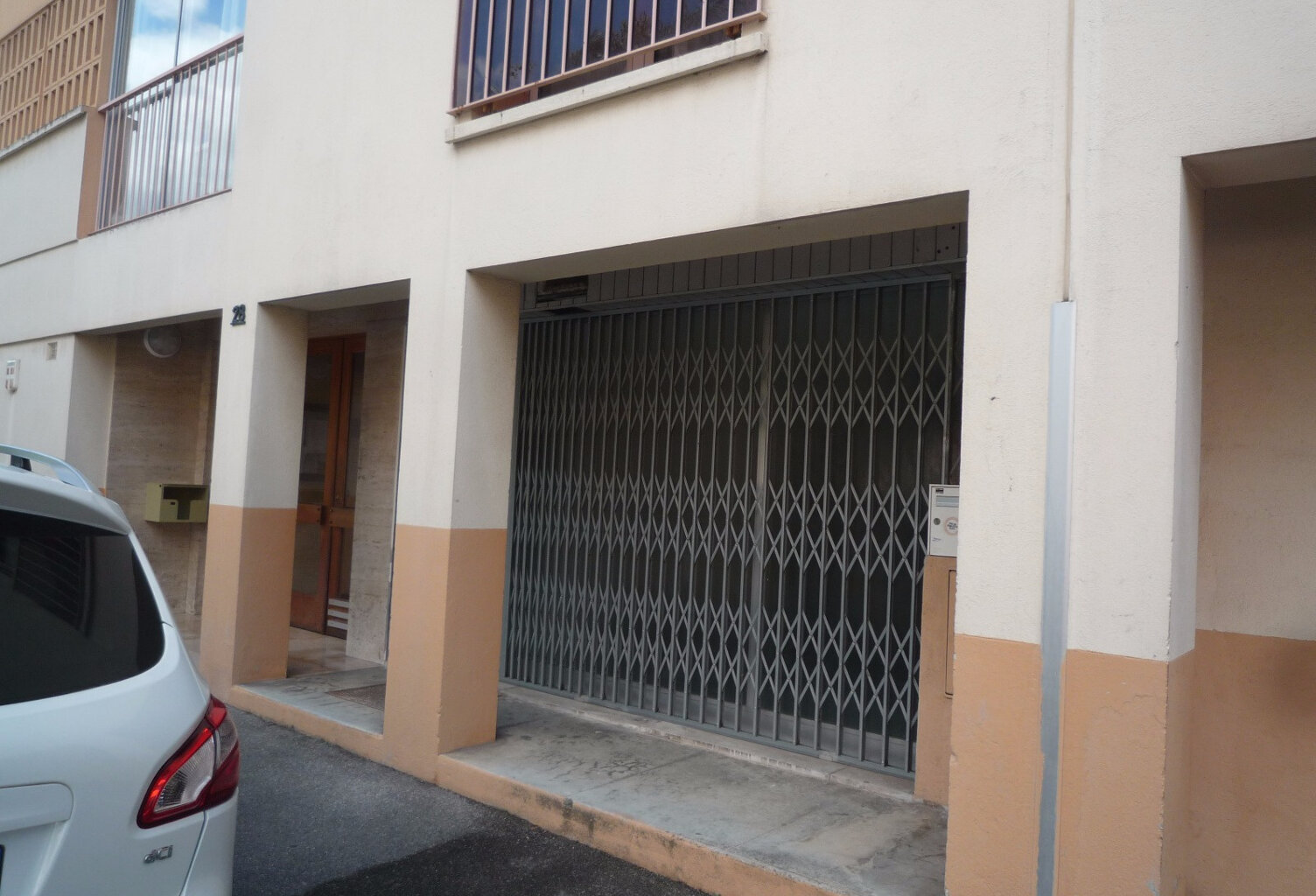 LOCAL ST TRONC RESIDENCE LES ROCHES — photo 1
