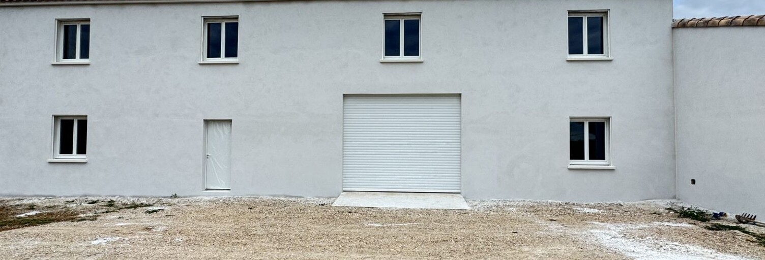 Commerce  220 m² à louer à Saint-Gilles (30800)