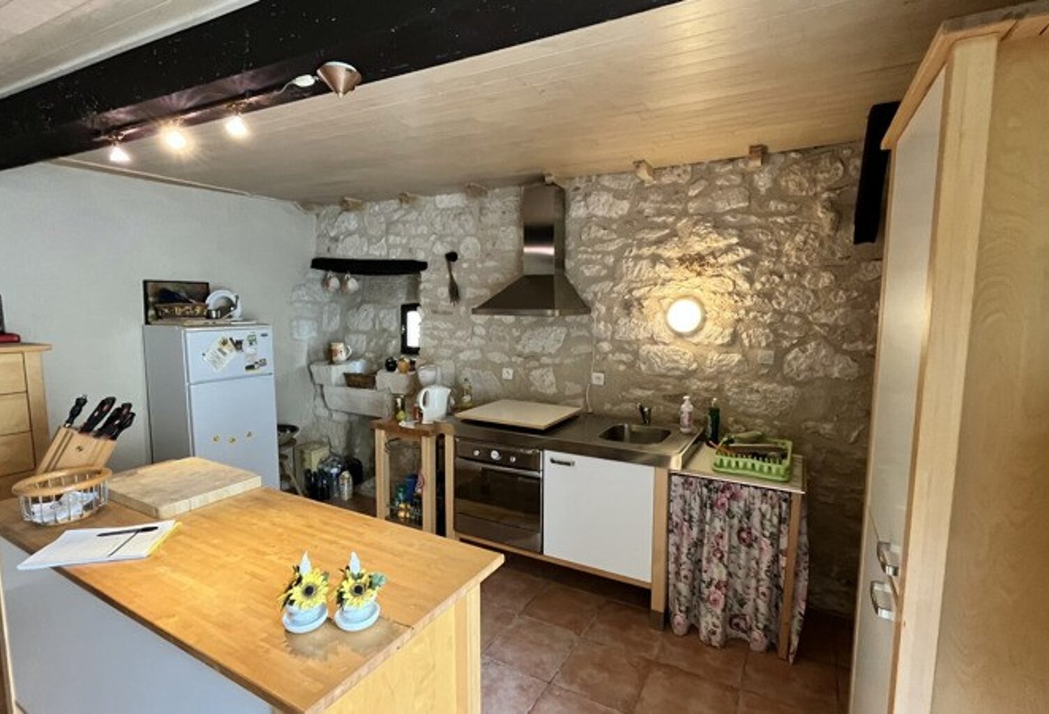 Maison en pierre de 5 pièces principales — photo 1