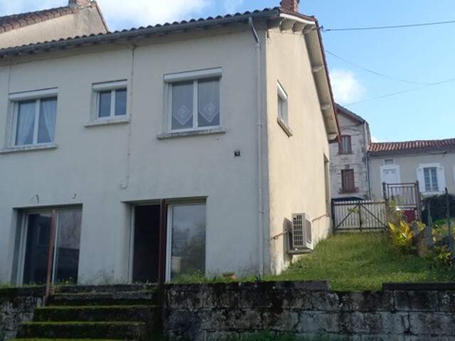 Maison de bourg de 3 pièces principales — photo du bien