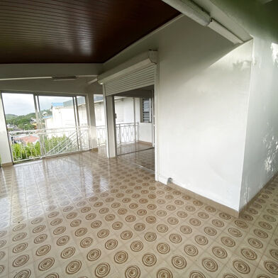 Maison 6 pièces 2041 €