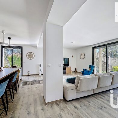 Maison 7 pièces 721400 €