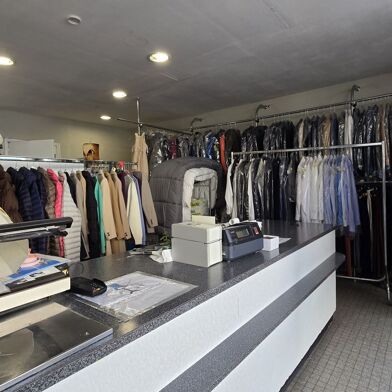 Commerce  93000 €