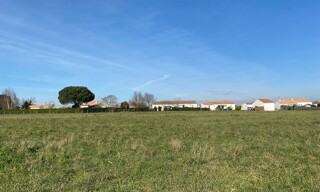 Terrain  617 m² à vendre à Corme-Royal (17600)