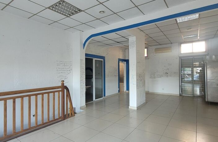 LOCAL COMMERCIAL PROCHE CENTRE VILLE AJACCIO — photo 2