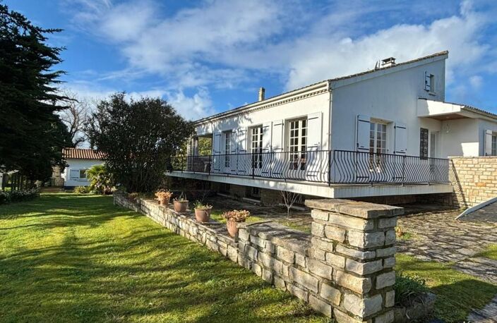 À vendre – Belle maison familiale avec vue mer, dépendance et jardin – La Brée-les-Bains, plage à pied — photo 3