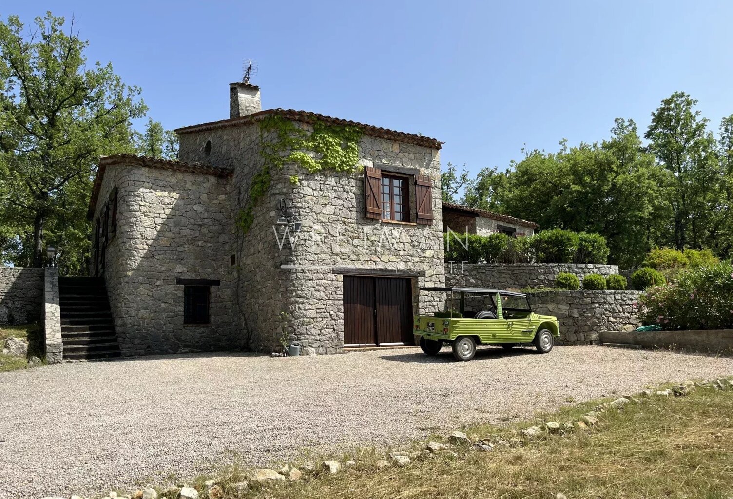 Villa en pierre avec belle vue - FAYENCE — photo 1