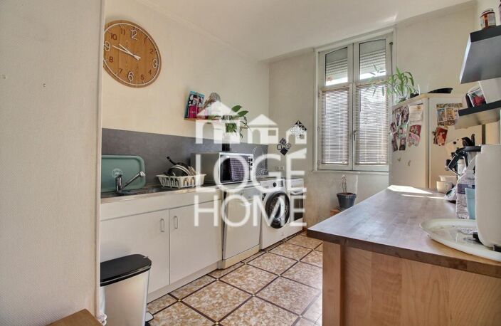 ENSEMBLE IMMOBILIER COMPRENANT 2 LOGEMENTS T4 AVEC GARAGES EXTÉRIEURS ET DÉPENDANCES — photo 2