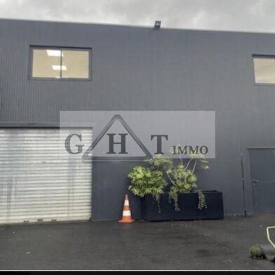 Local industriel  2900 €