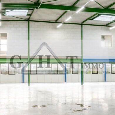 Local industriel  8550 €