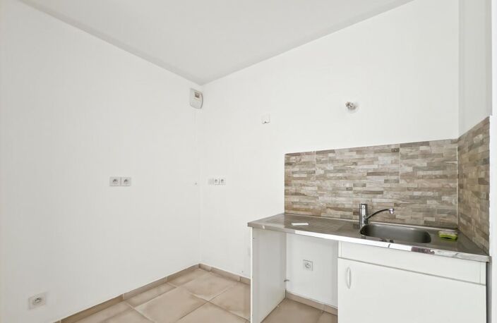 Appartement À Vendre FREJUS 3 PIECES 60M² REZ DE CHAUSSEE — photo 4