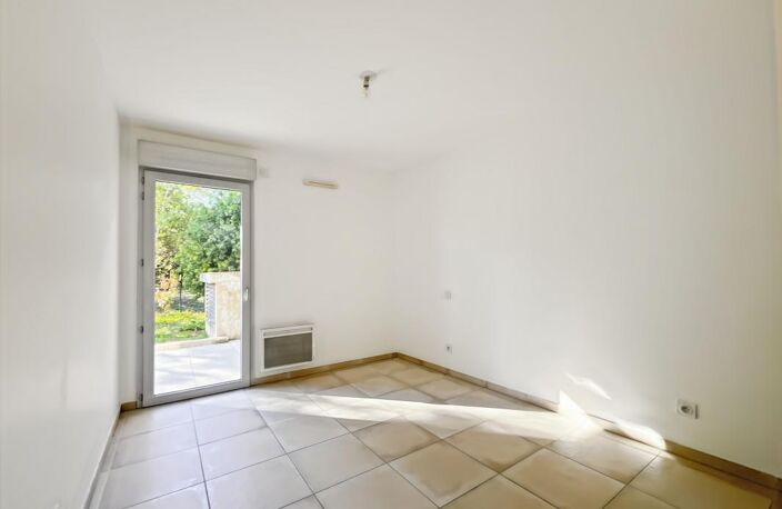Appartement À Vendre FREJUS 3 PIECES 60M² REZ DE CHAUSSEE — photo 5