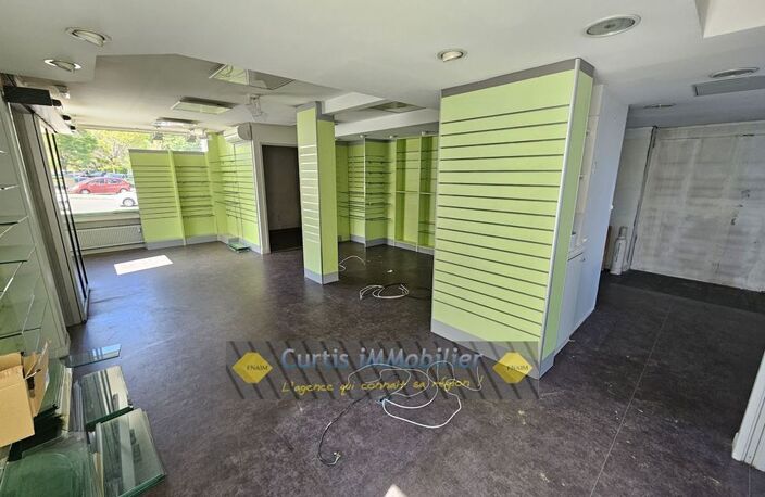 Local professionnel - 115.59m ² — photo 4