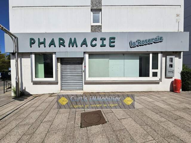 Local professionnel - 115.59m ² — photo du bien