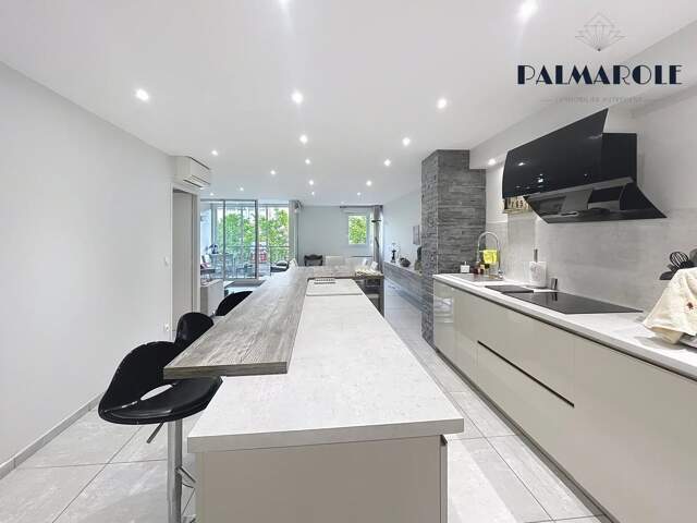 Perpignan Centre - Dalle Arago - Magnifique appartement F3 avec loggia et cave — photo du bien