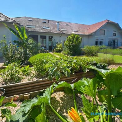 Appartement 5 pièces 214000 €