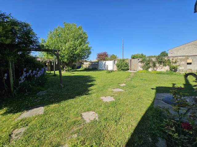 Maison à fort potentiel avec 1280m² de parcelle — photo du bien