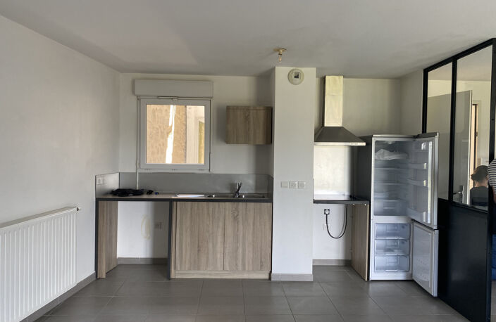 EN EXCLUSIVITE : APPARTEMENT T3 - BORDEAUX — photo 2