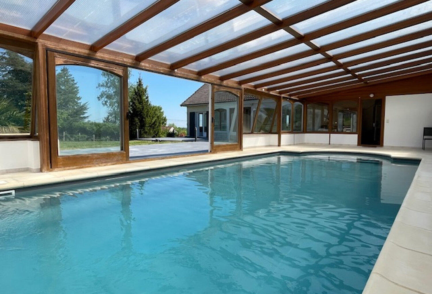 Maison avec piscine intérieure — photo 1