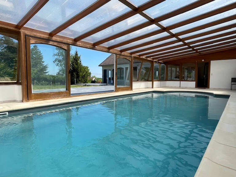 Maison avec piscine intérieure — photo 1