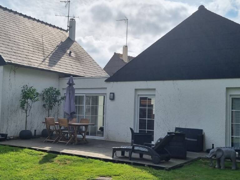 A VENDRE - SOQUET IMMOBILIER - MAISON AVEC VIE DE PLAIN-PIED - QUEVERT — photo 1