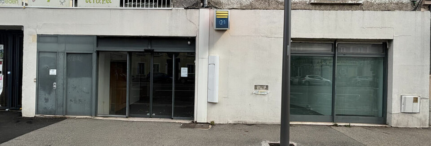 Commerce  245 m² à louer à Tassin-la-Demi-Lune (69160)