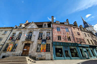 Bureau 6 pièces 2098 €