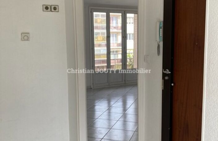 F4 — photo 3