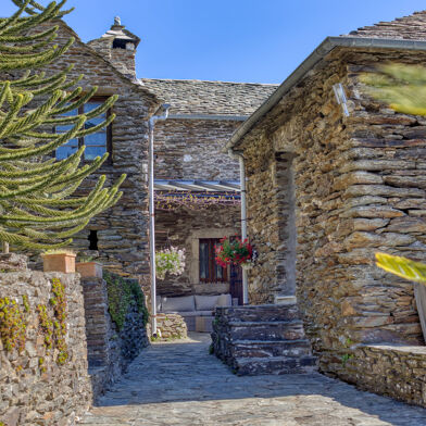 Maison 8 pièces 499000 €