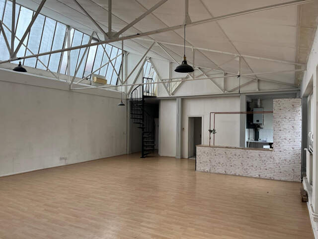 À vendre à Villefranche-Sur-Saône centre ville LOFT — photo du bien