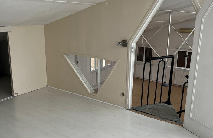 À vendre à Villefranche-Sur-Saône centre ville LOFT — photo 3