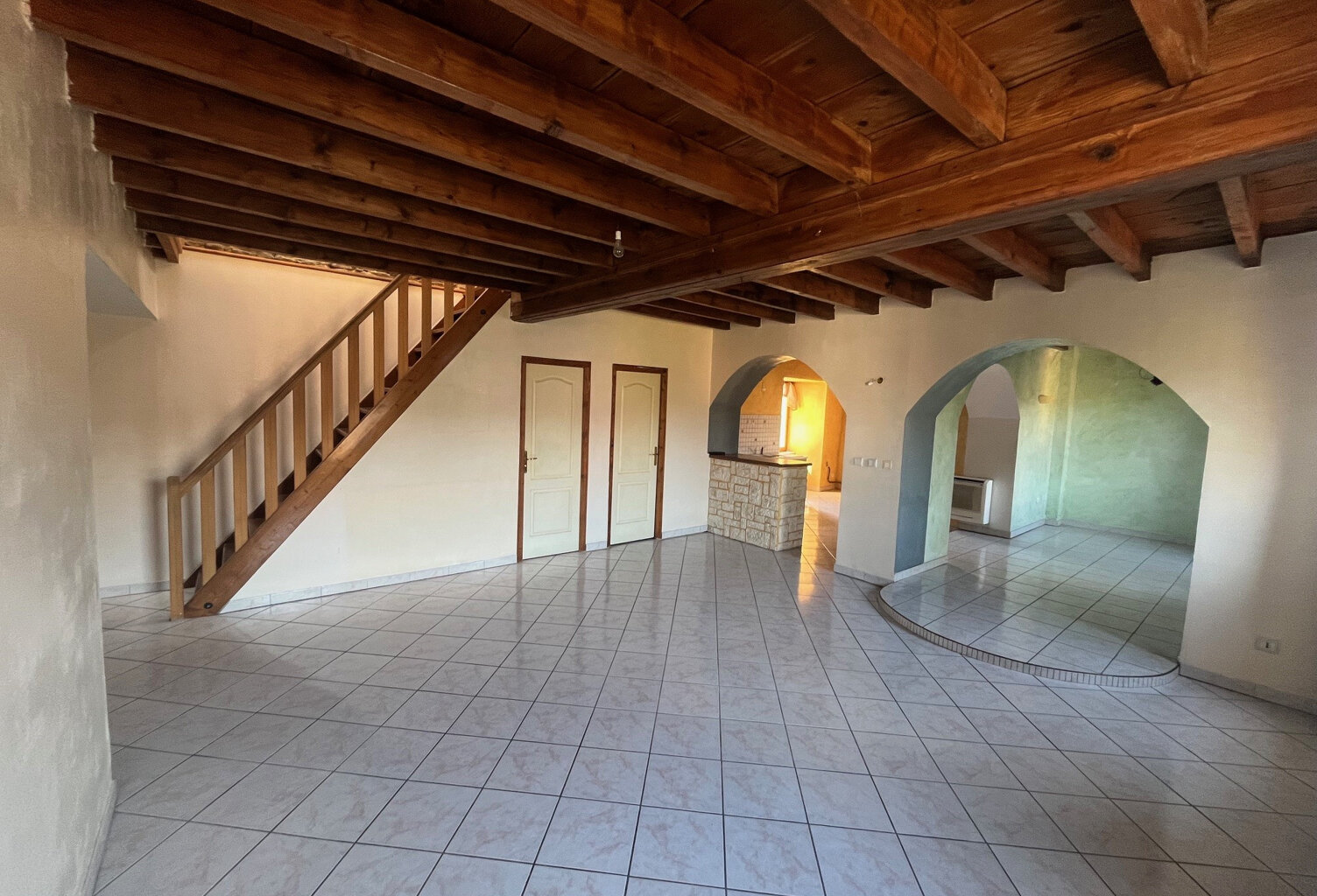 6667-LACENAS Duplex 132 m2 au coeur du village — photo 1