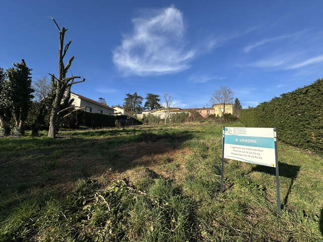 Terrain constructible 555m2 — photo du bien