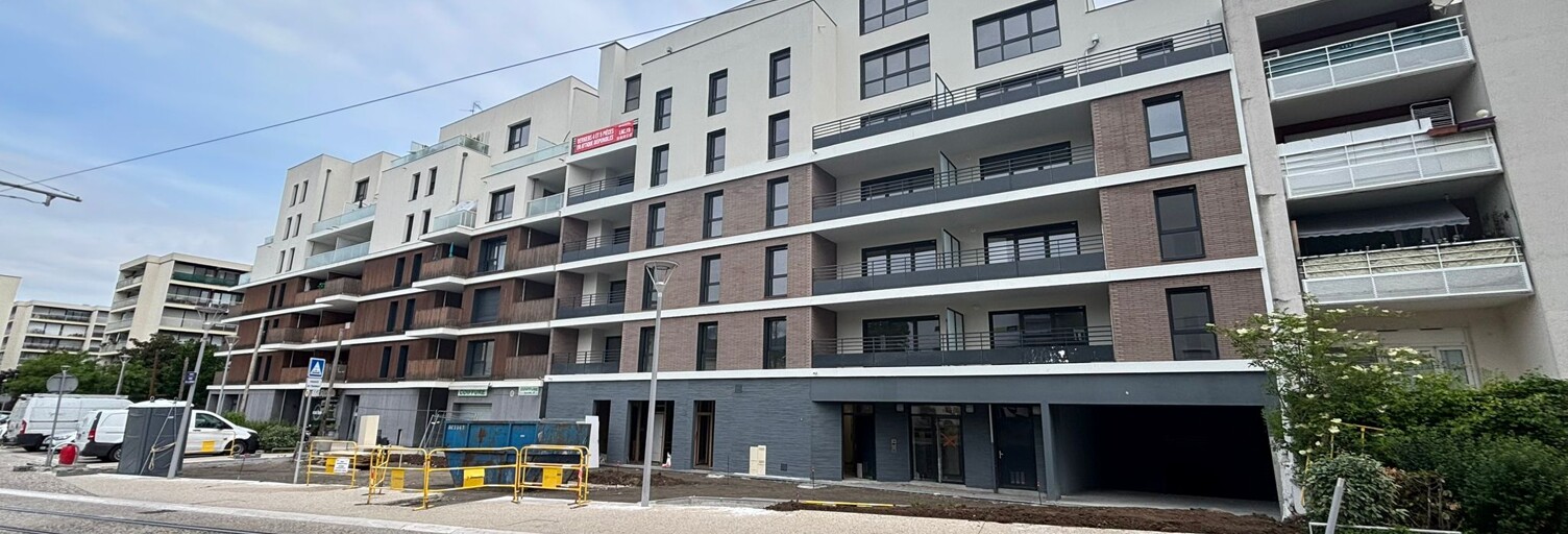 Commerce 1 Pièce 73 m² à louer à Ambilly (74100)